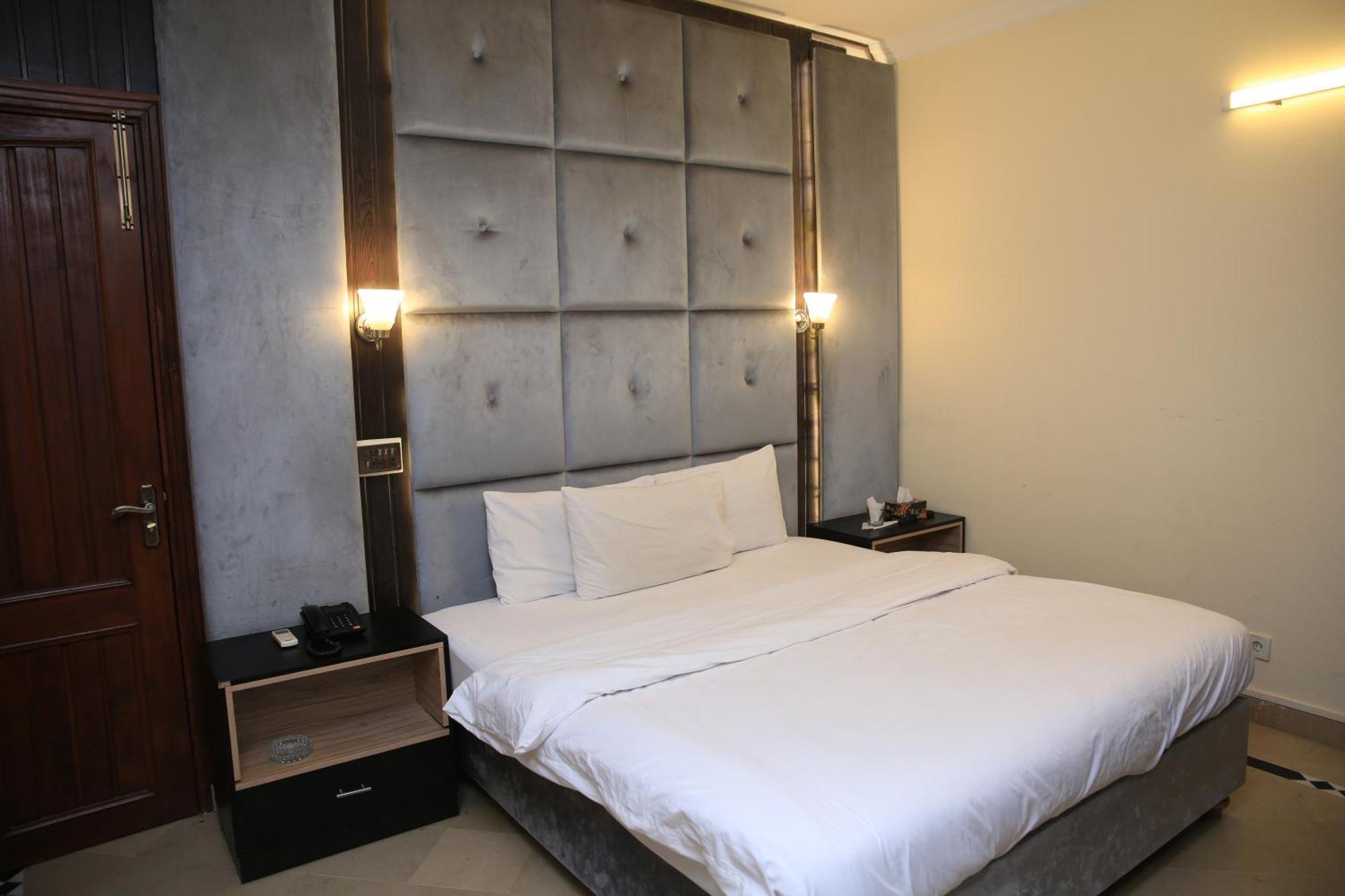 Orbit Residency F-7 Hotel Islamabad Exterior foto