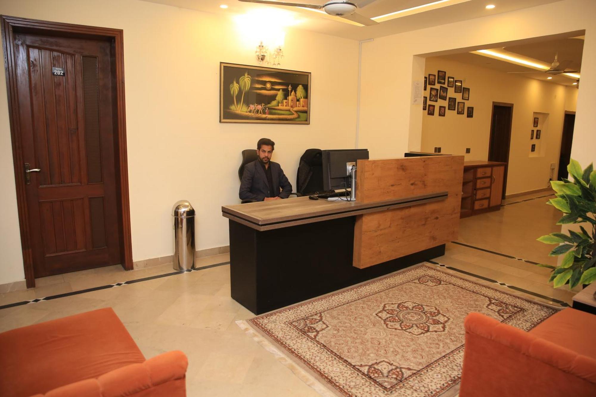 Orbit Residency F-7 Hotel Islamabad Exterior foto